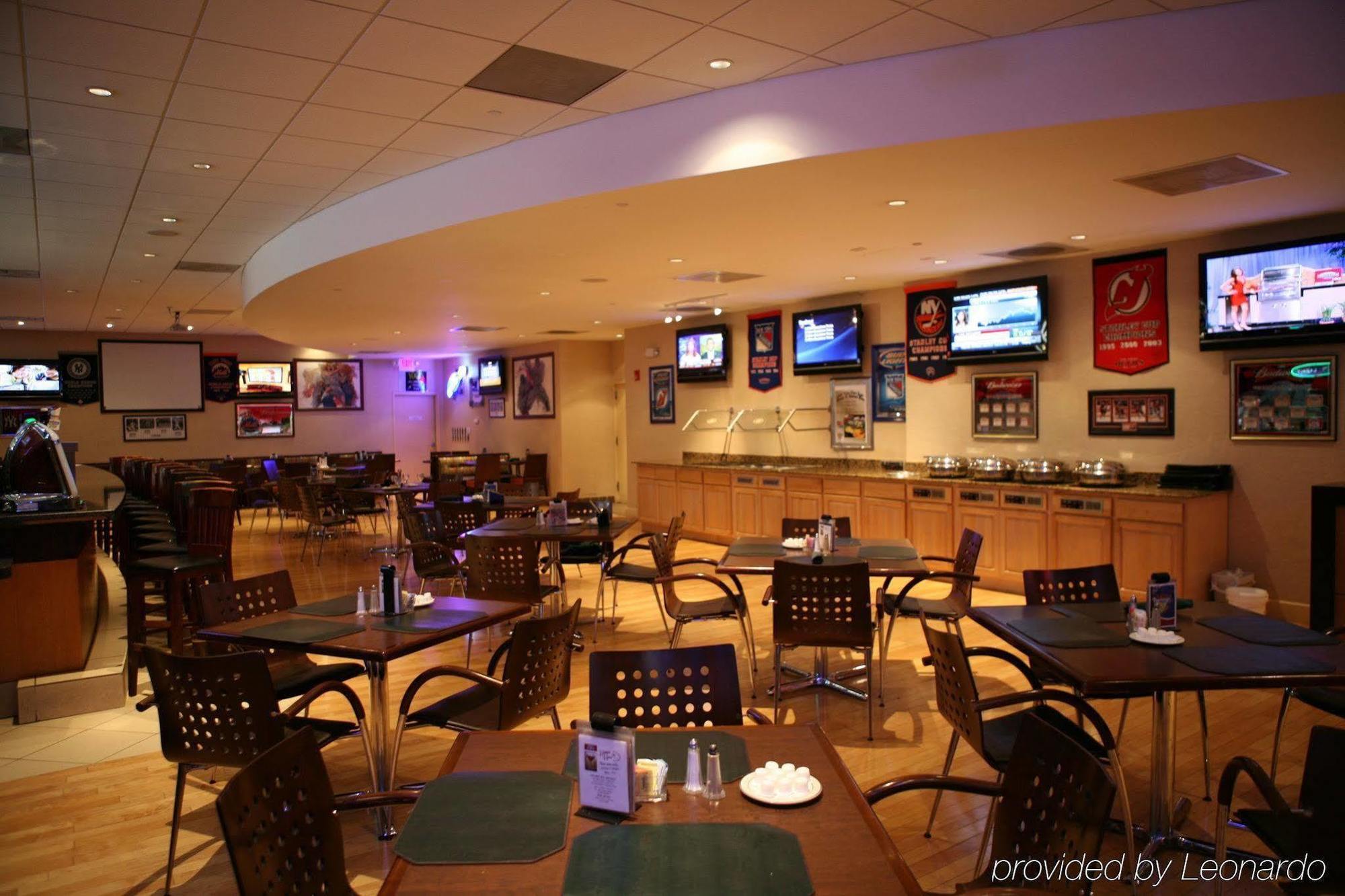 Ramada Plaza By Wyndham Cranbury/S Brunswick Hotel & Conf Ctr Jamesburg Restaurant bilde